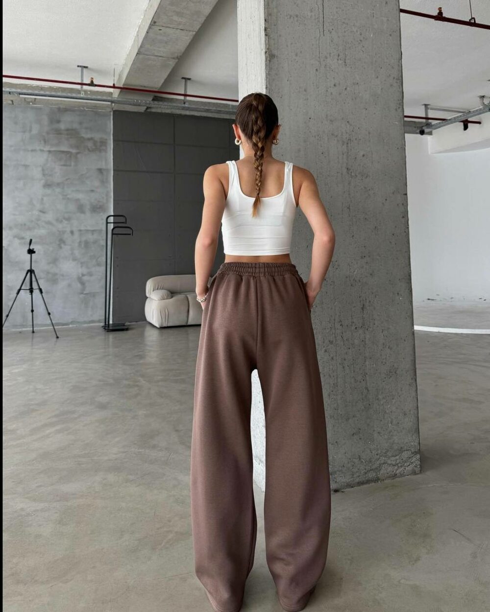 Штани спортивні широкі на флісі колір шоколад