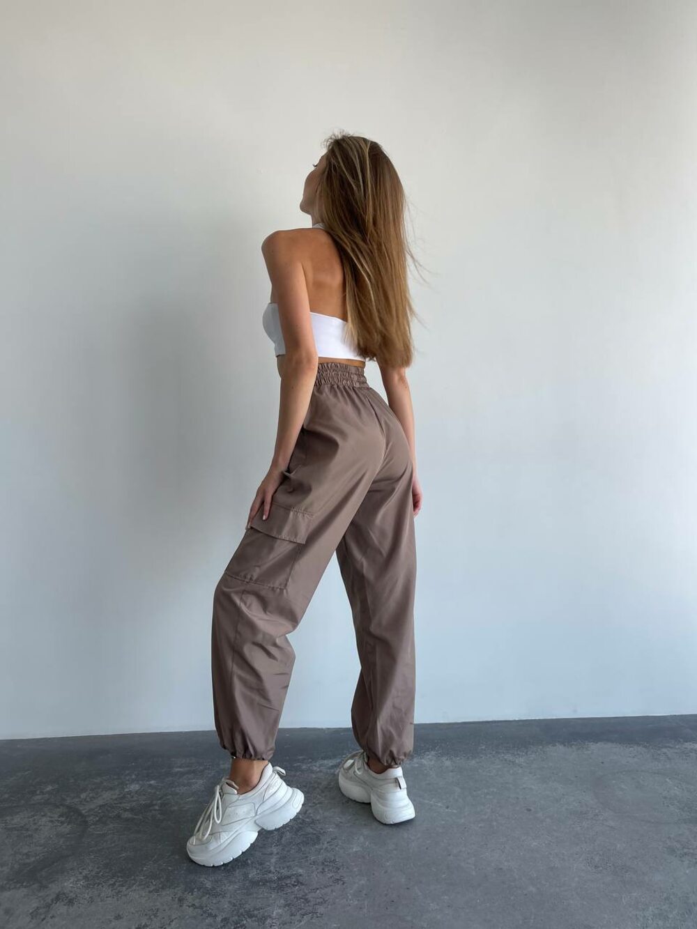 Штани карго з кишенями колір кави