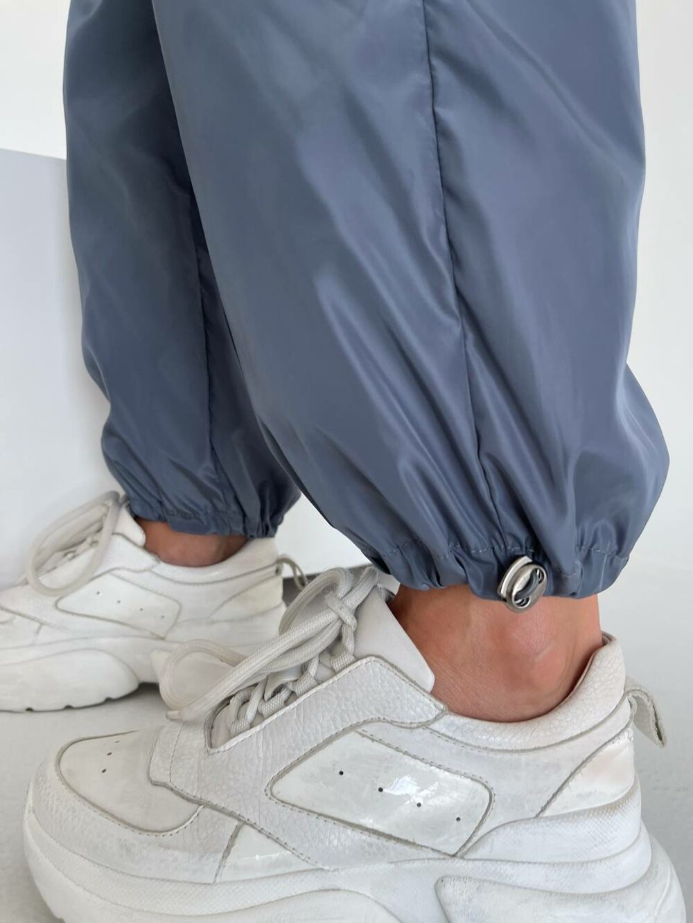 Штани карго з кишенями графітовий колір