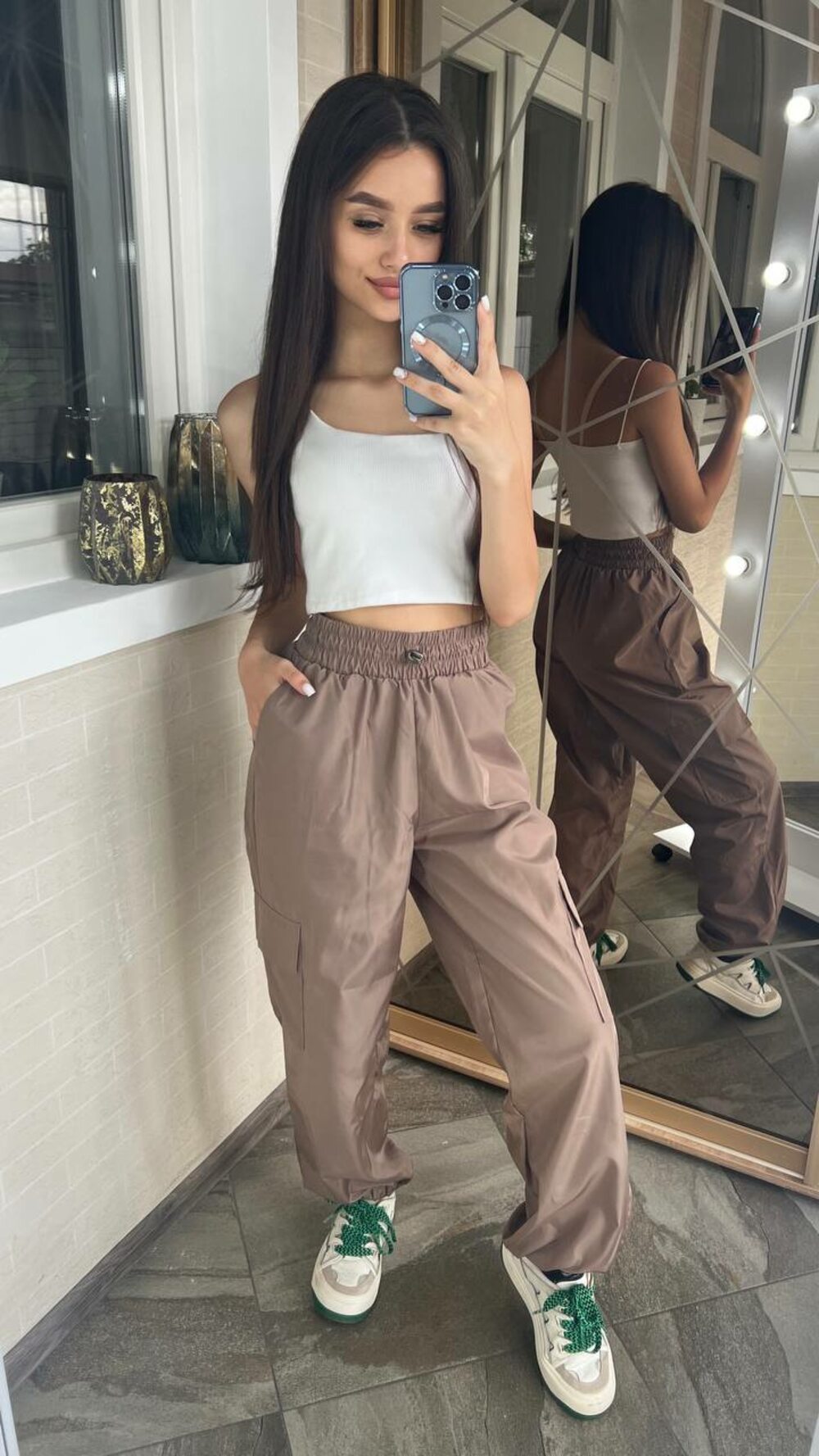 Модні штани з кишенями какао