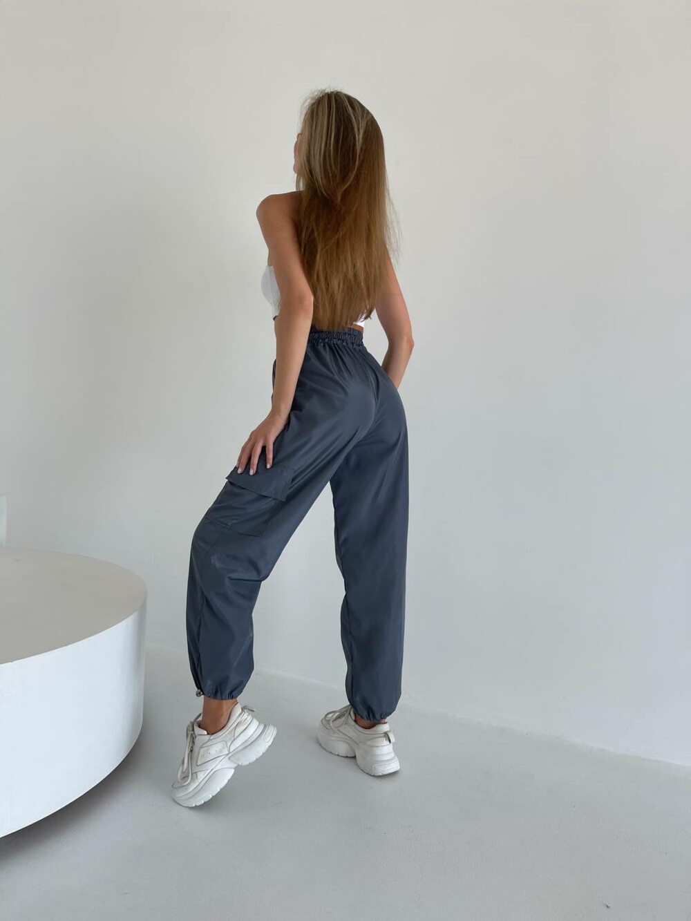 Штани карго з кишенями графітовий колір