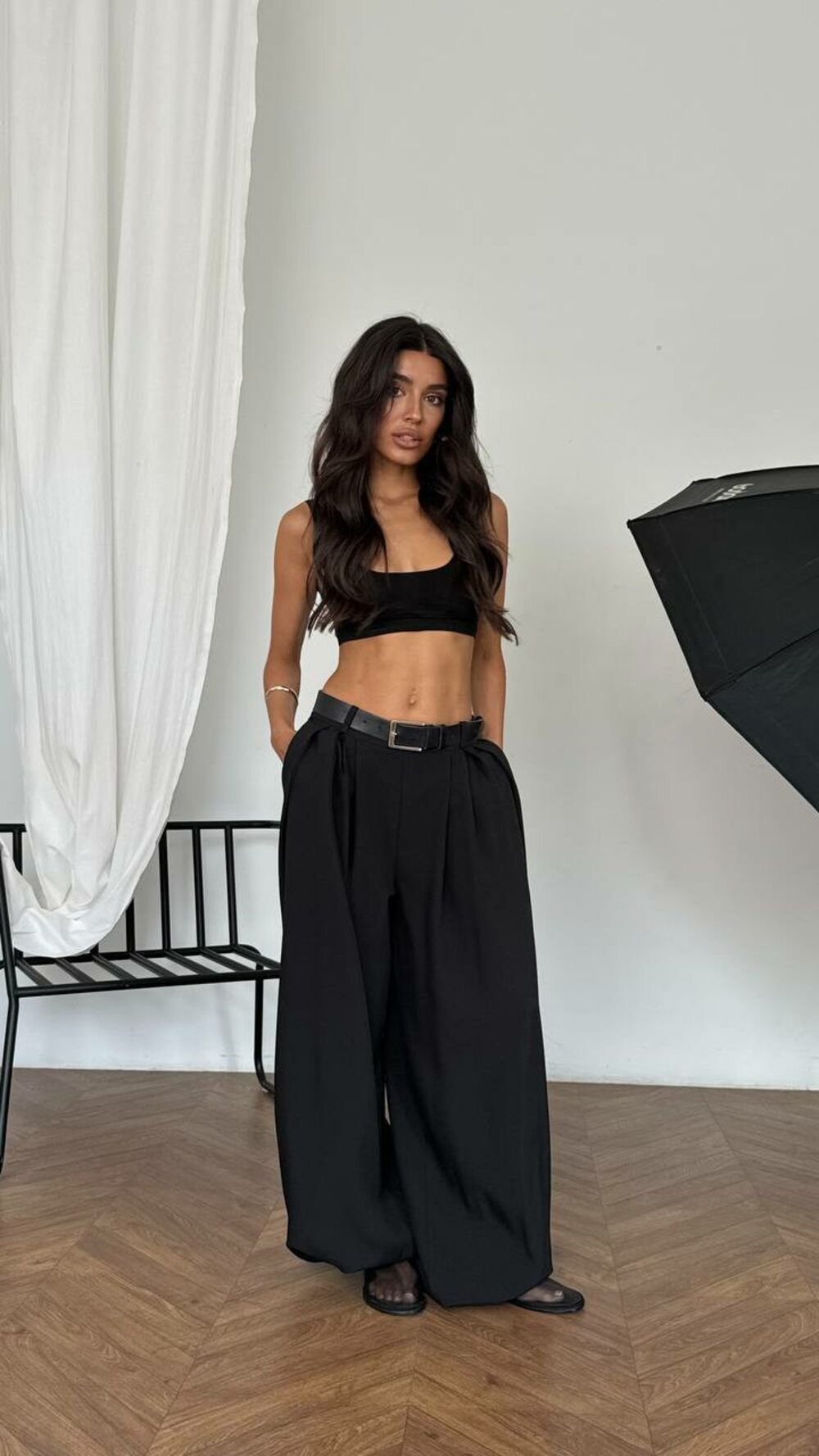 Штани палаццо з гумкою на поясі, колір чорний