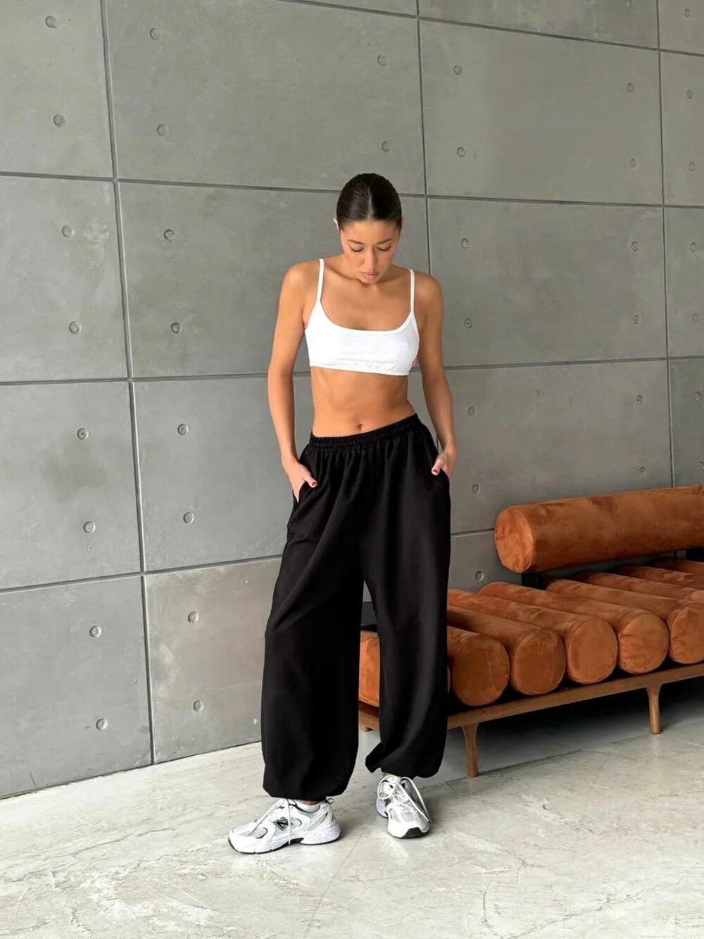 Брюки оверсайз з кишенями, колір чорний