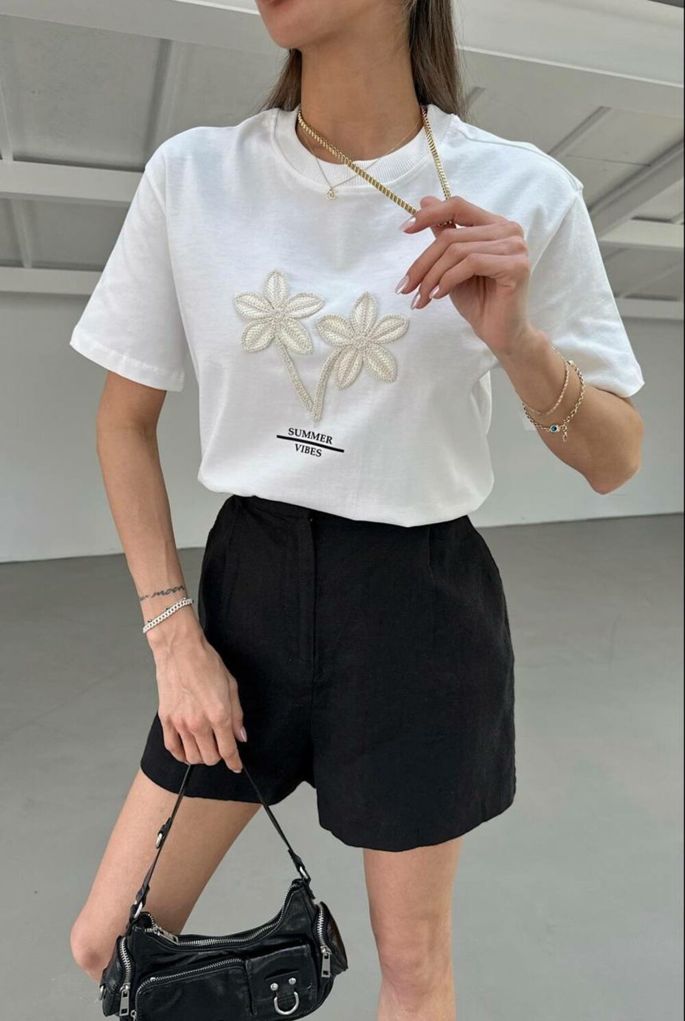 Льняні шорти вільного крою, колір чорний