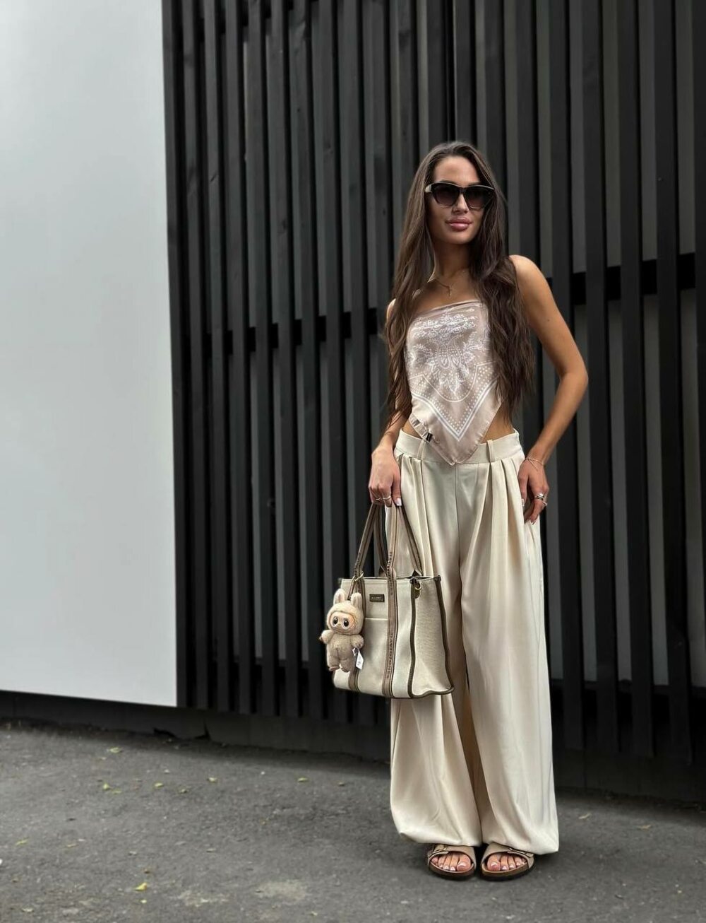 Штани палаццо з гумкою на поясі, колір бежевий