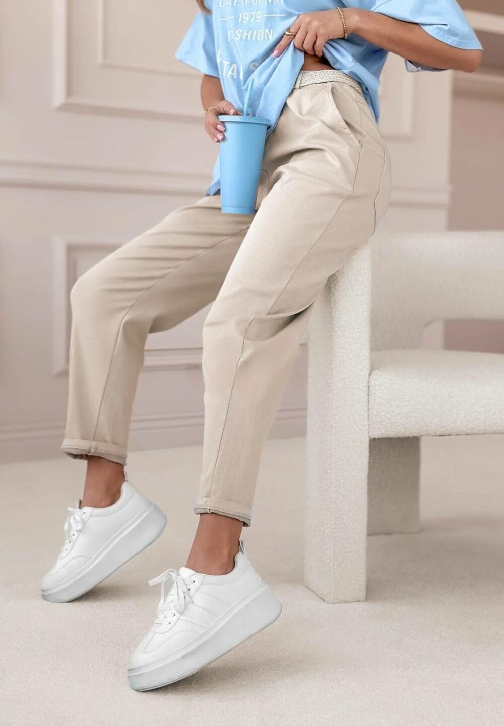 Штани з кишенями та гумкою на спині, колір бежевий