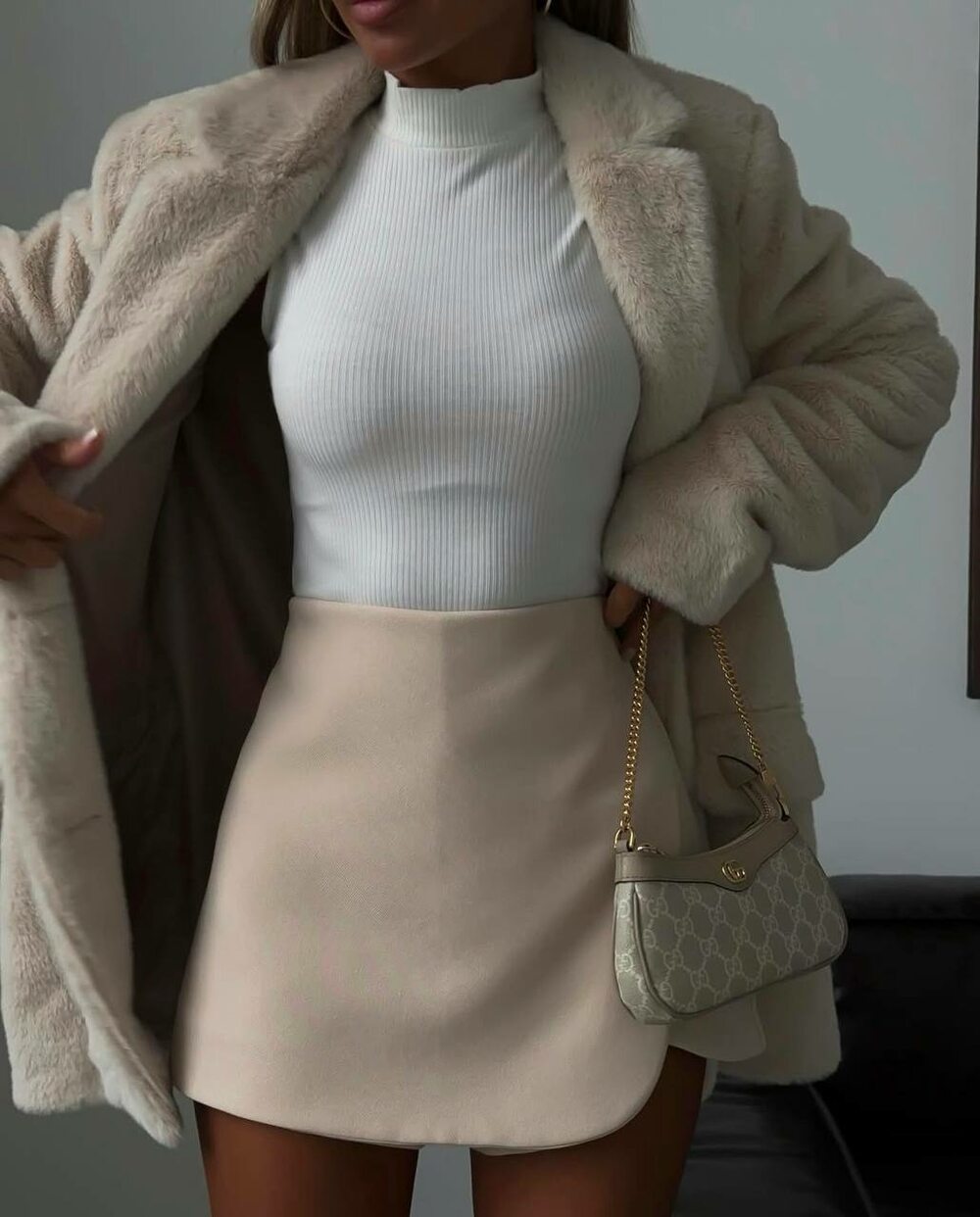 Спідниця-шорти на високій посадці, колір бежевий