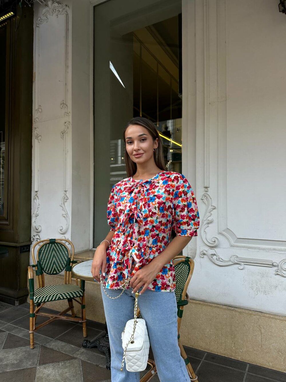 Стильна блузка на зав'язках, колір мультиколор.