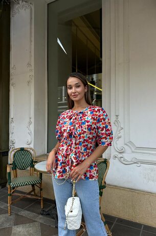 Стильная блузка на завязках, цвет мультиколор