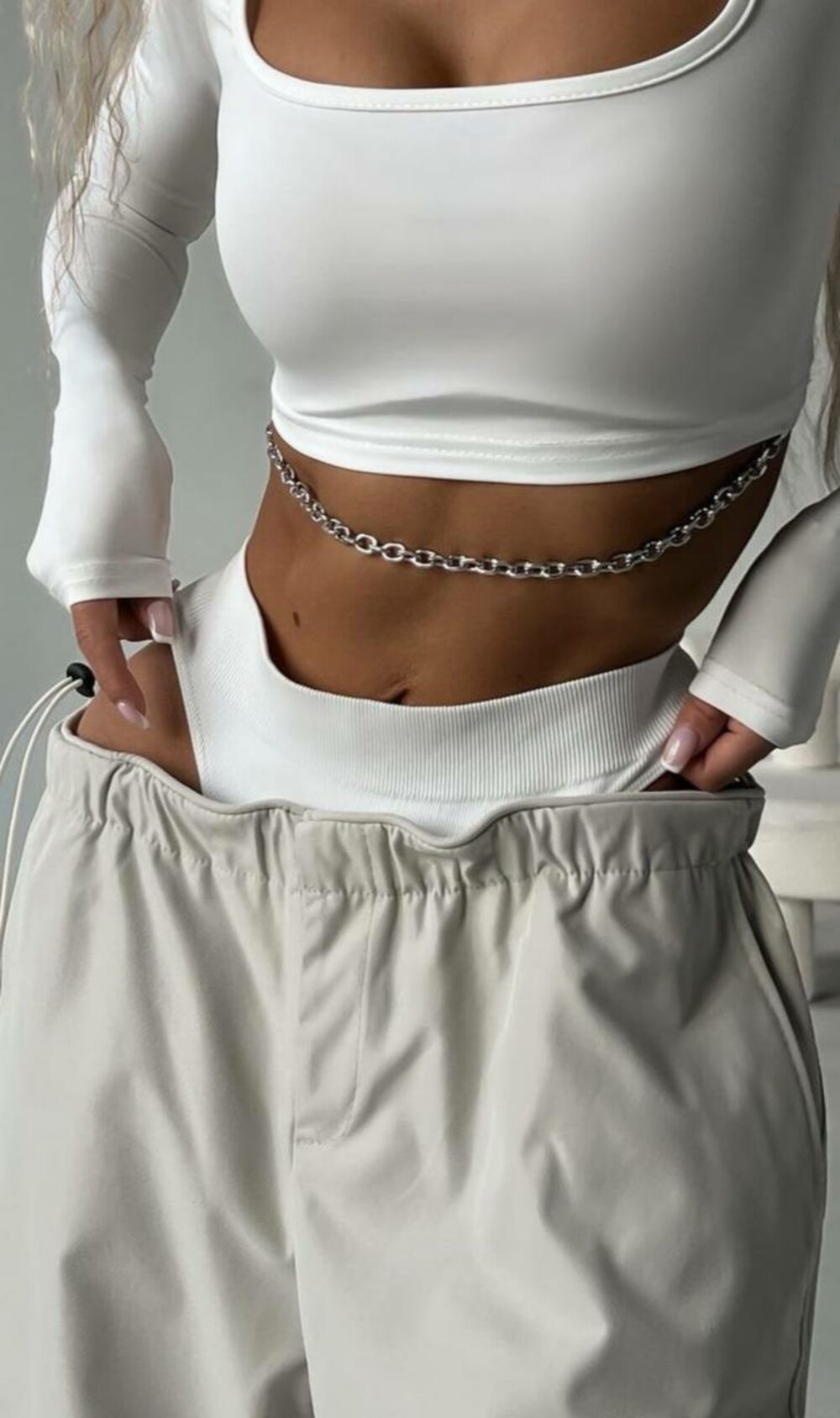 Укороченный топ с длинным рукавом, цвет белый
