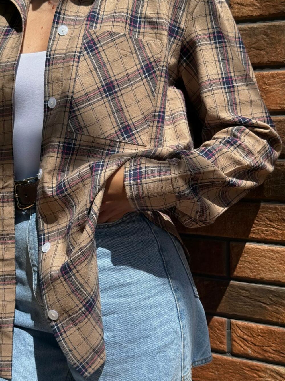 Сорочка у клітинку, колір бежевий з фіолетовим