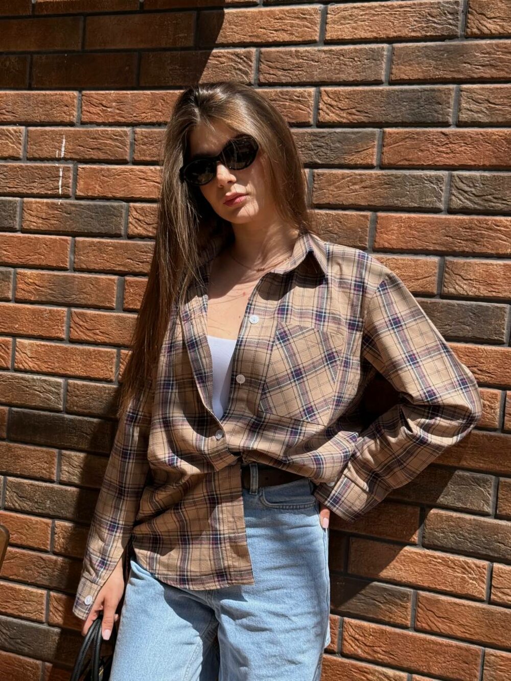 Сорочка у клітинку, колір бежевий з фіолетовим