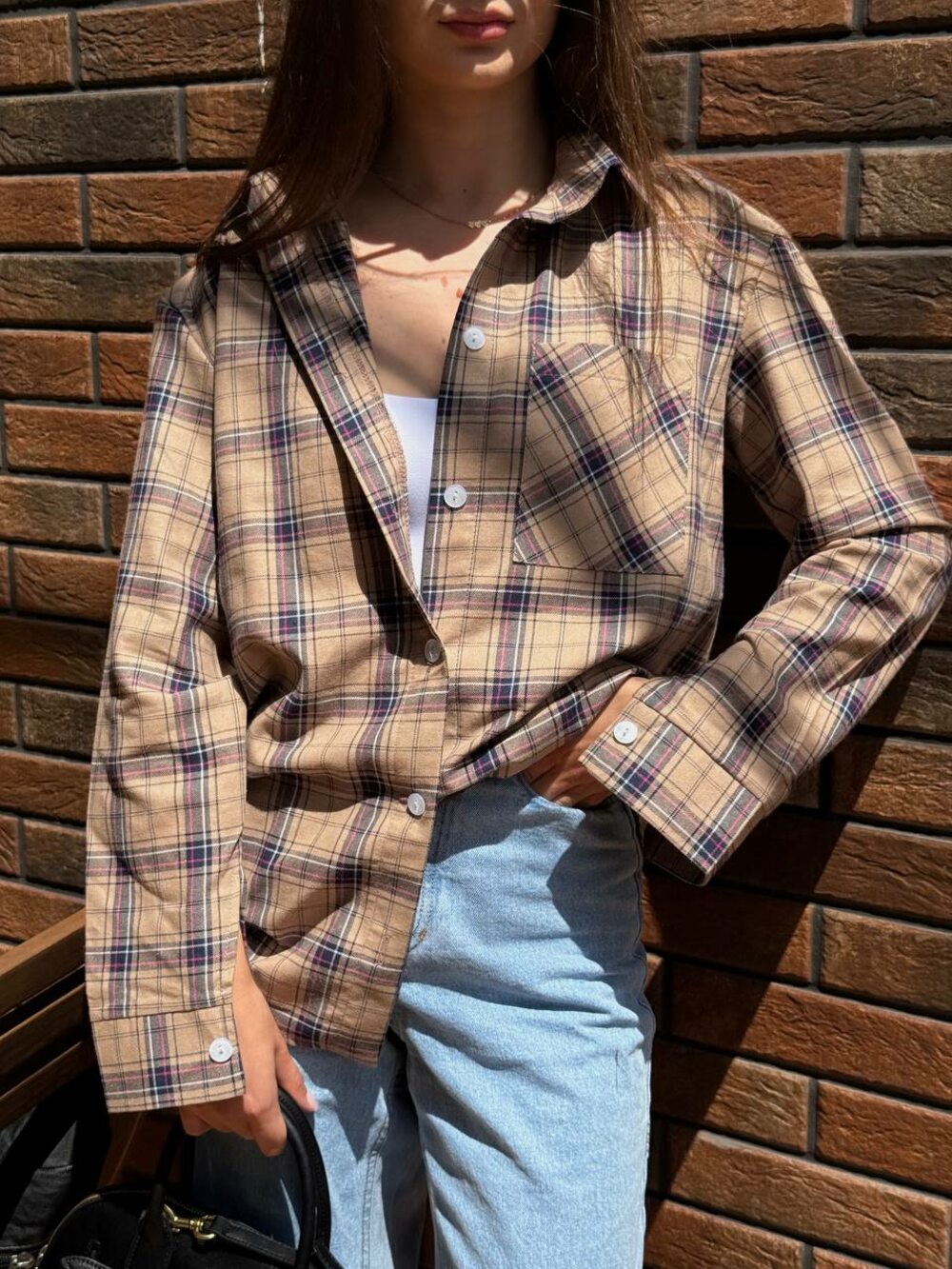 Сорочка у клітинку, колір бежевий з фіолетовим