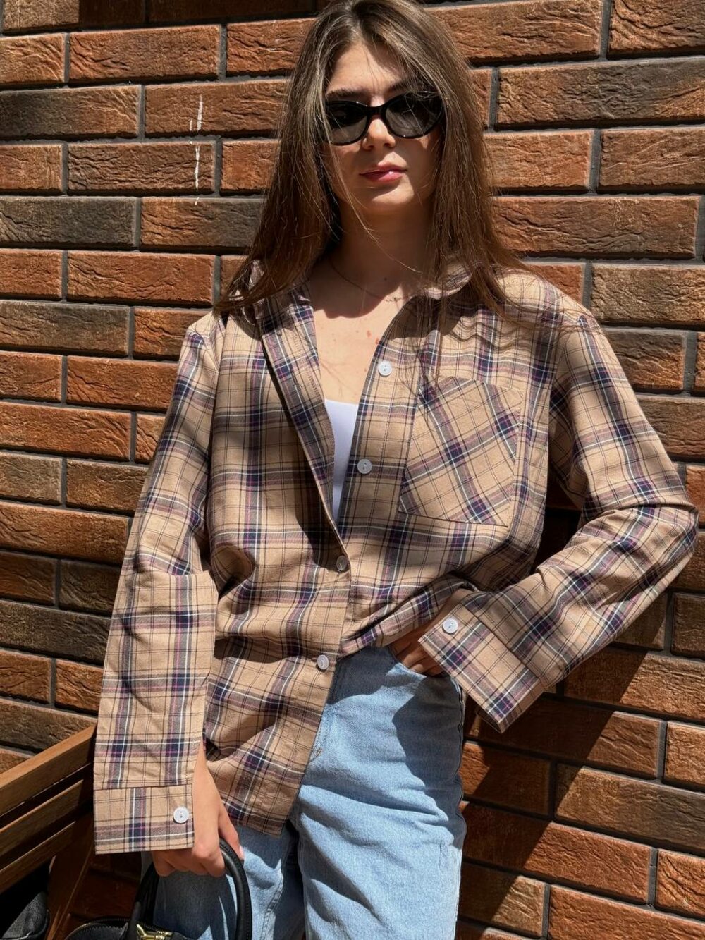 Сорочка у клітинку, колір бежевий з фіолетовим