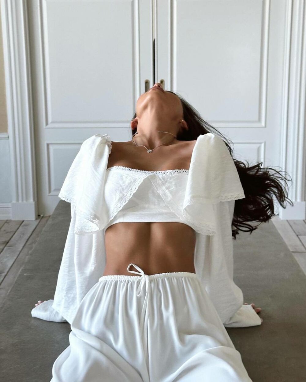 Топ з довгим об'ємним рукавом, колір молочний