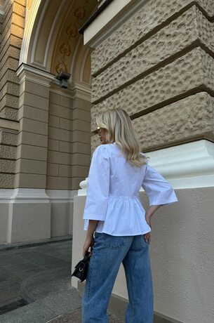 Рубашка оригинального кроя, цвет белый