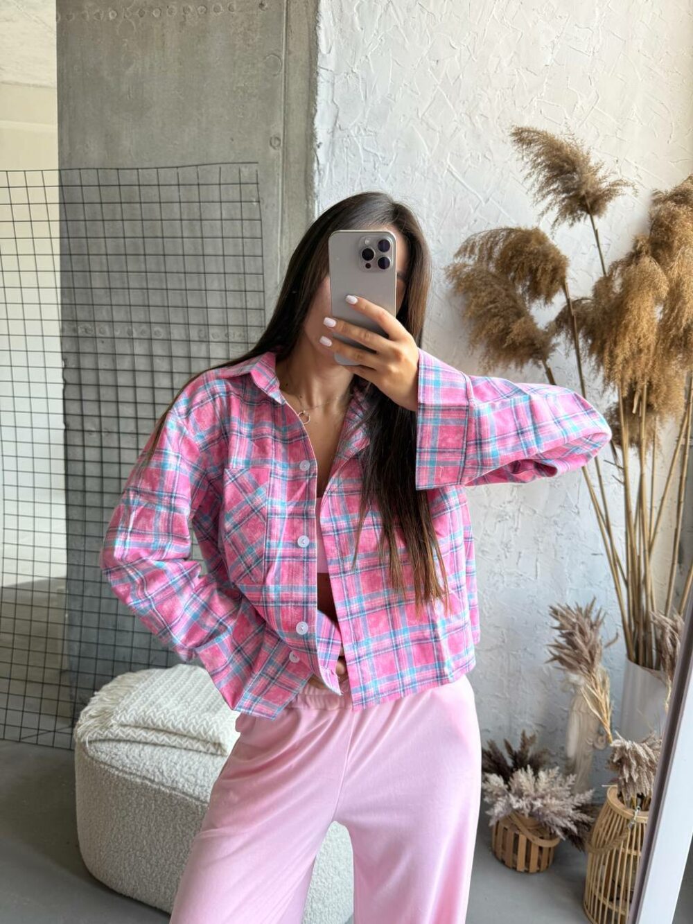 Укорочена сорочка в клітинку, колір рожевий