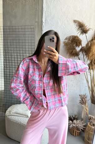 Укороченная рубашка в клеточку, цвет розовый