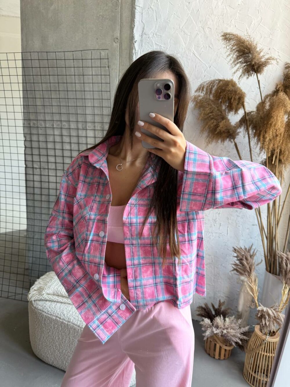 Укорочена сорочка в клітинку, колір рожевий