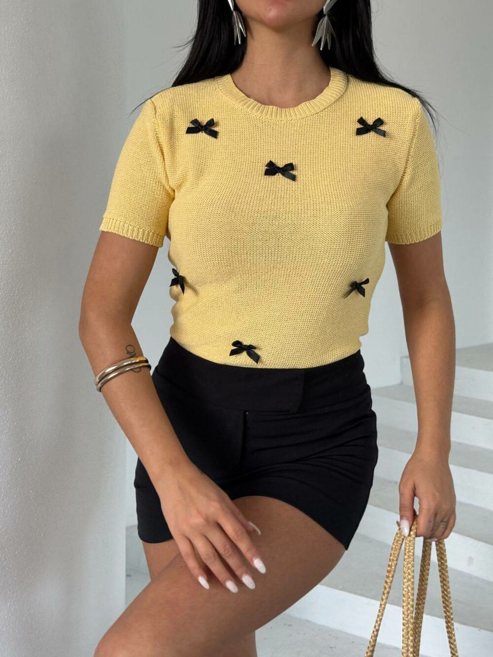Трикотажна футболка з бантиками, колір жовтий