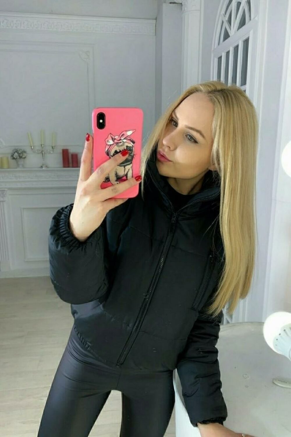 Жіноча коротка куртка бочонок