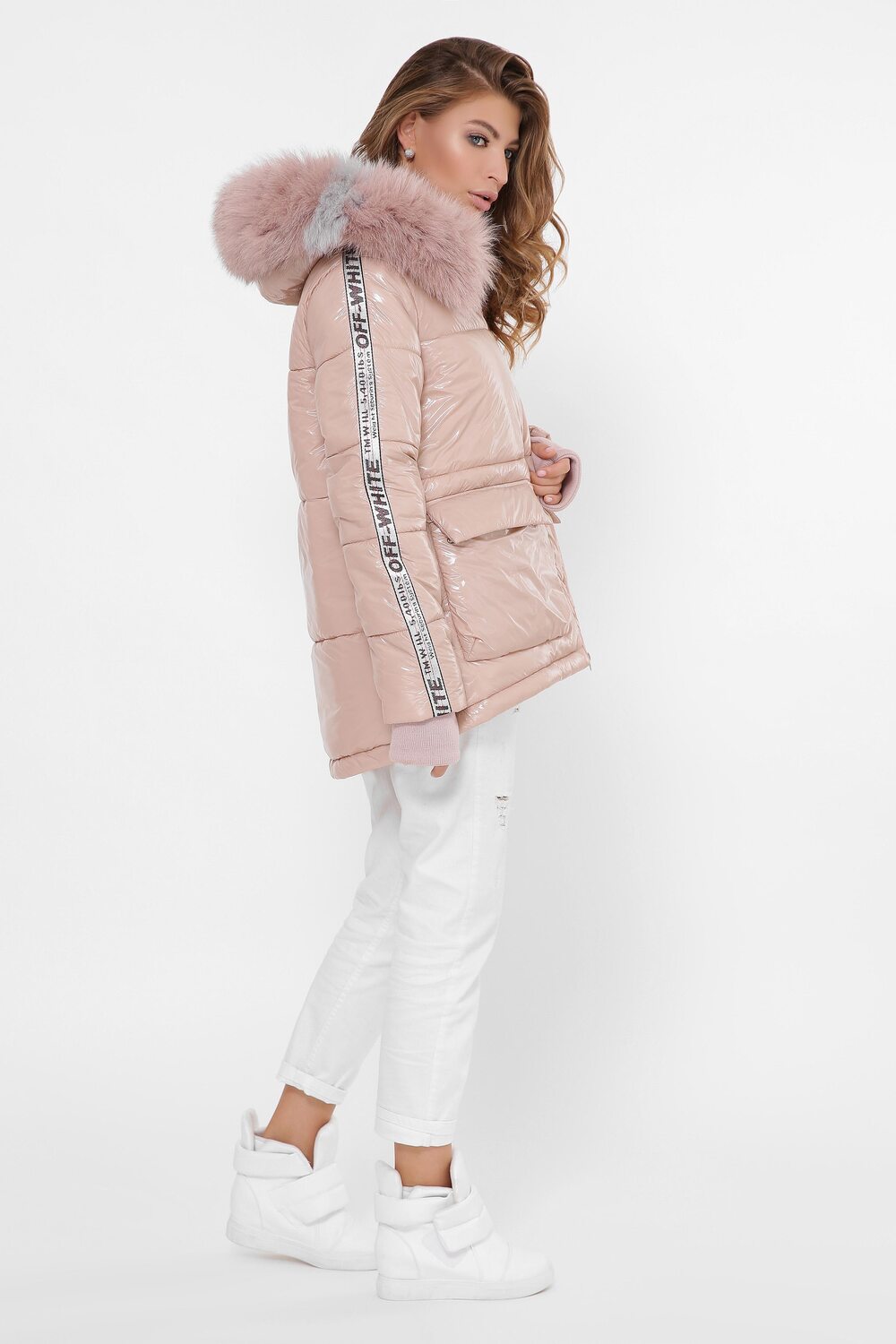 Зимняя куртка пудрового цвета