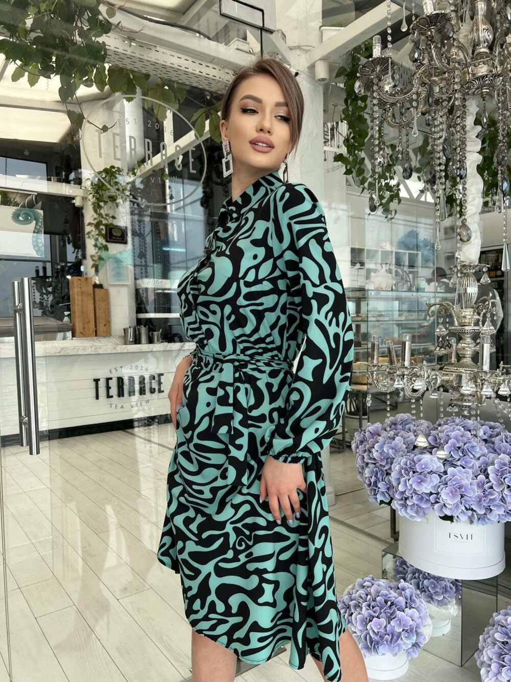 Прекрасное платье цвет зеленый с поясом