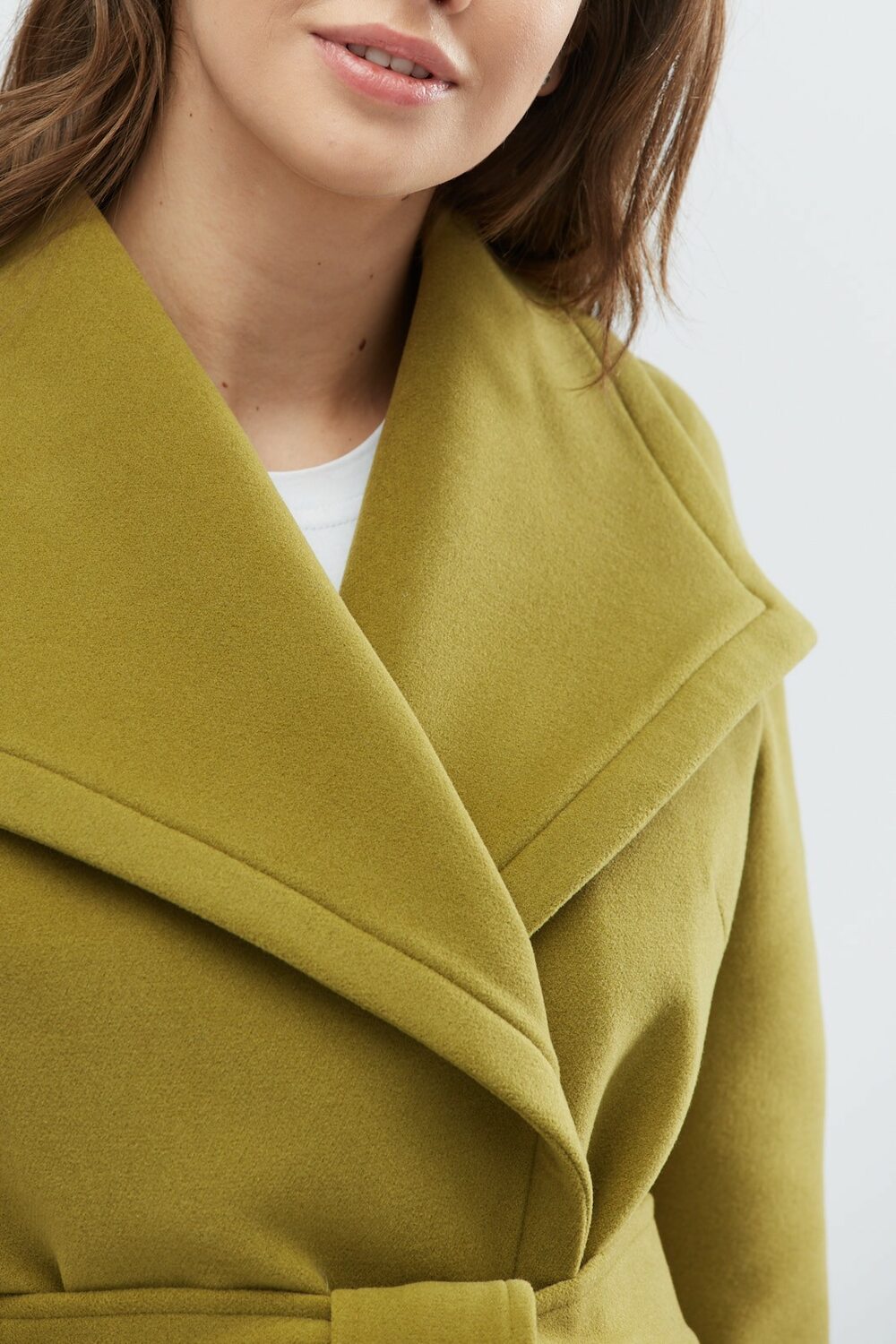 Пальто з м'якої тканини оливковий колір