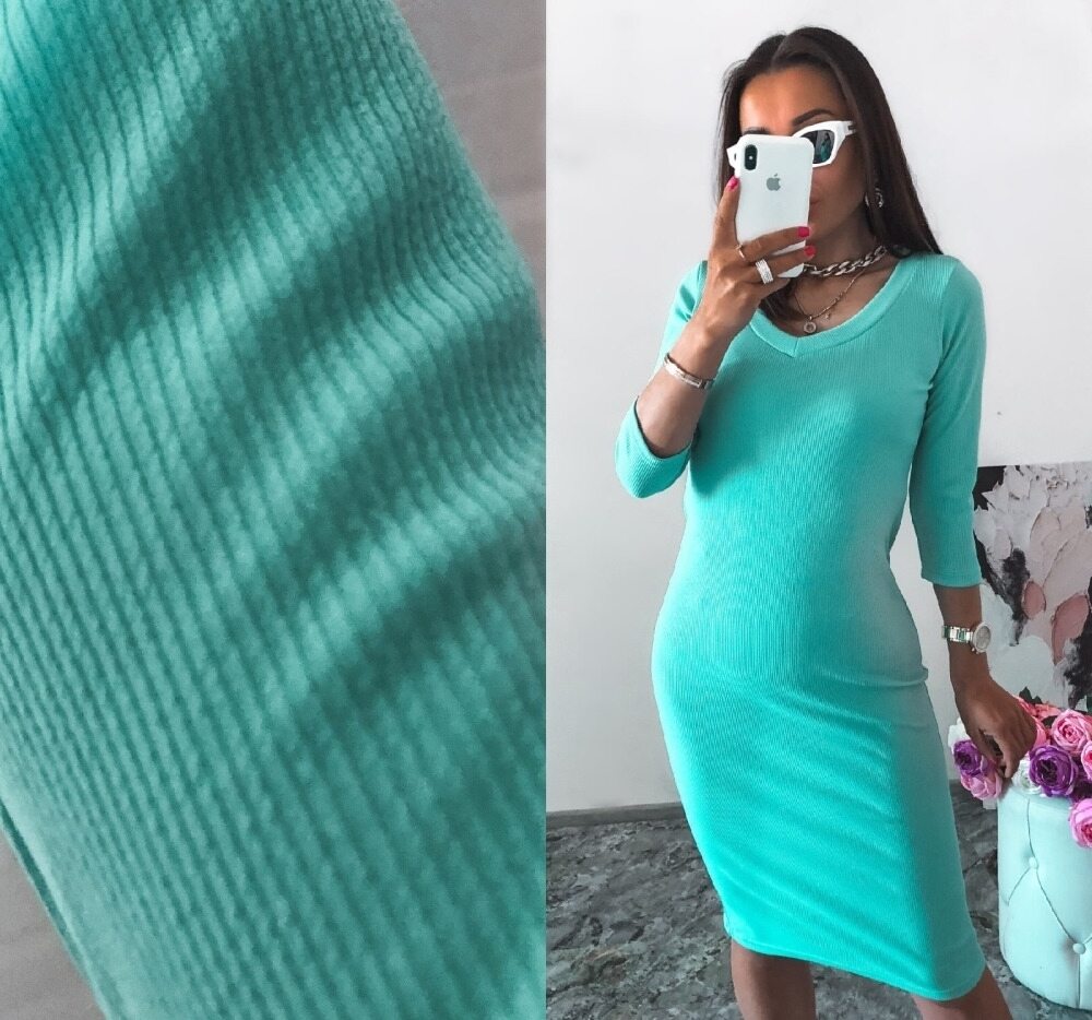 Платье мятного цвета ниже колен