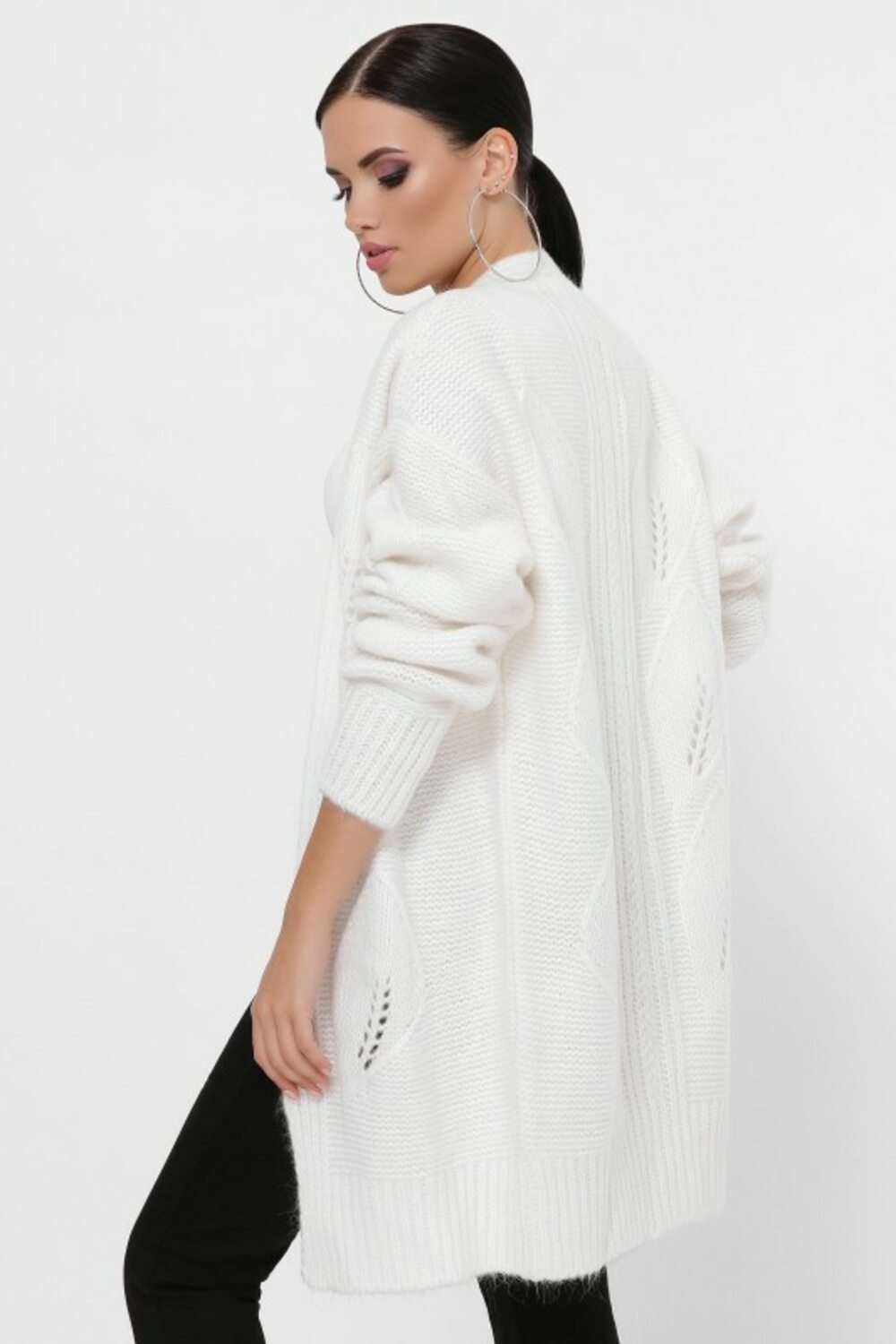 В'язаний кардиган з візерунком