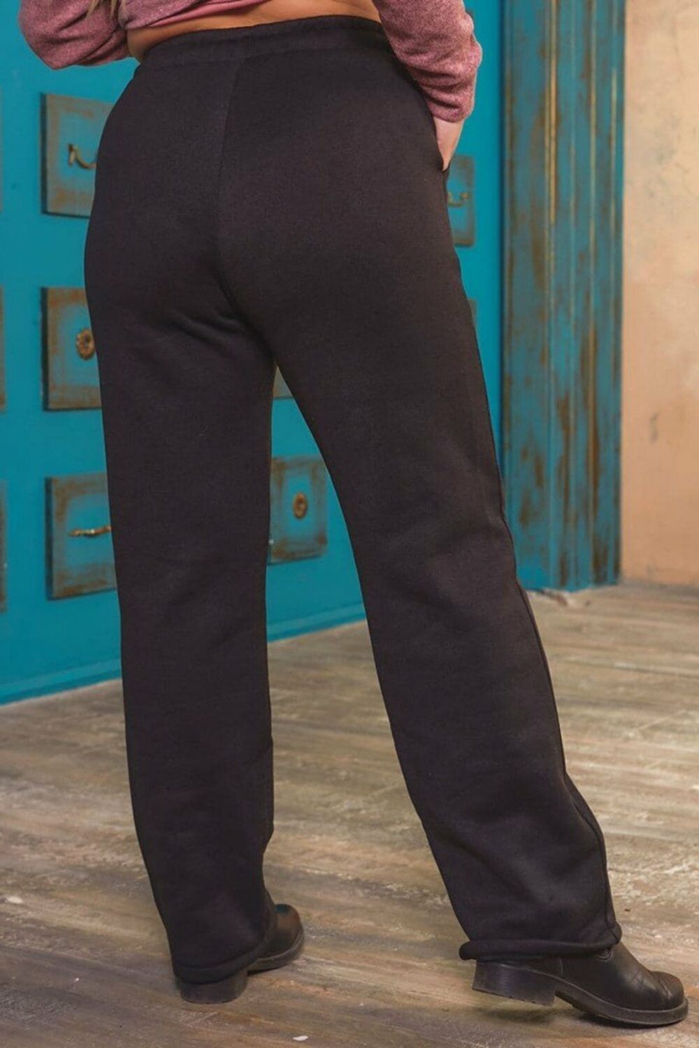 Черные прямые штаны на флисе