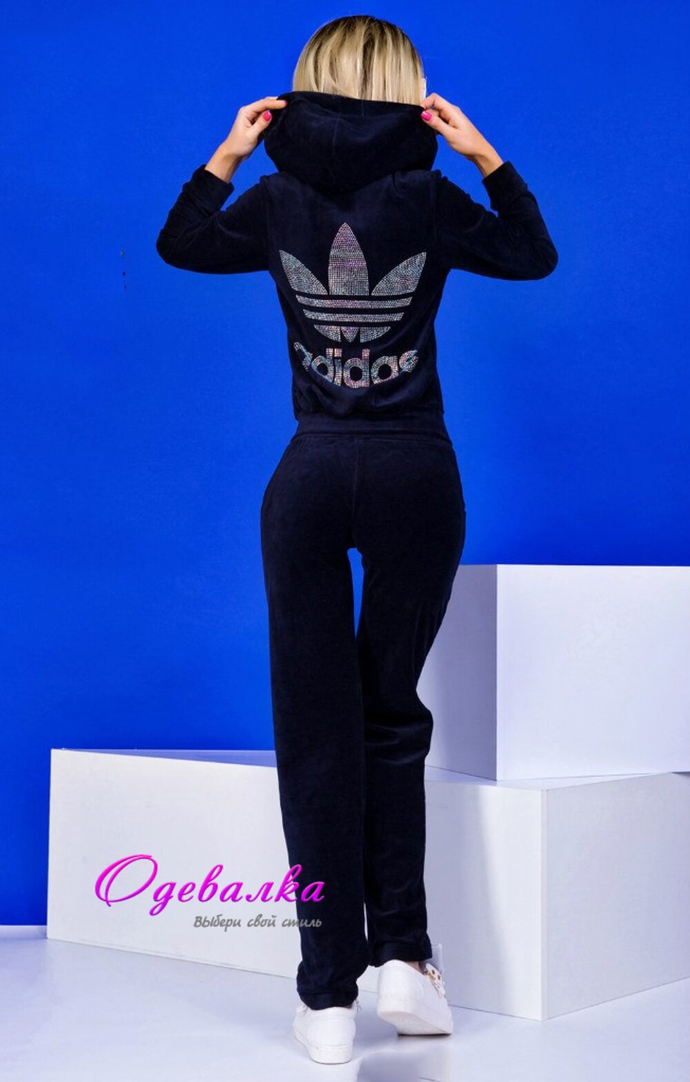 Костюм adidas AR1448