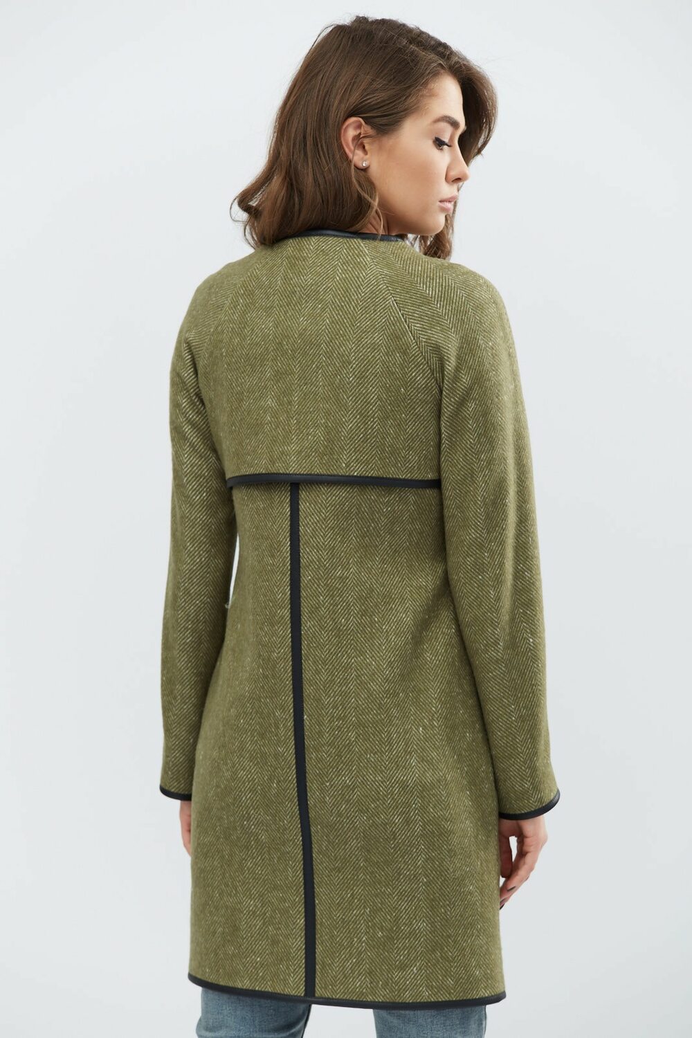 Пальто жіноче напівприталене