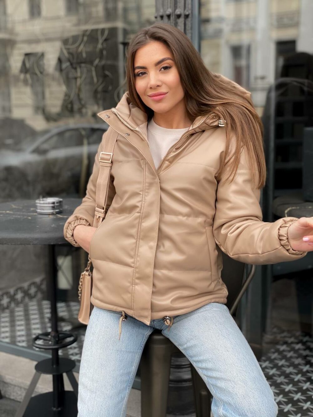 Куртка жіноча з еко шкіри з капюшоном колір бежевий