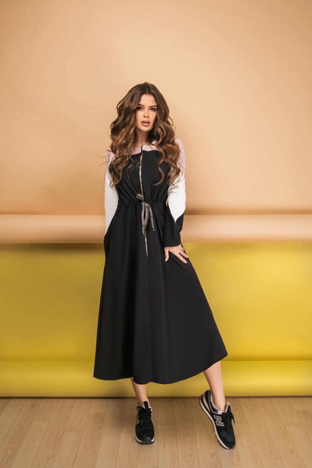 Сукня чорно на змійці