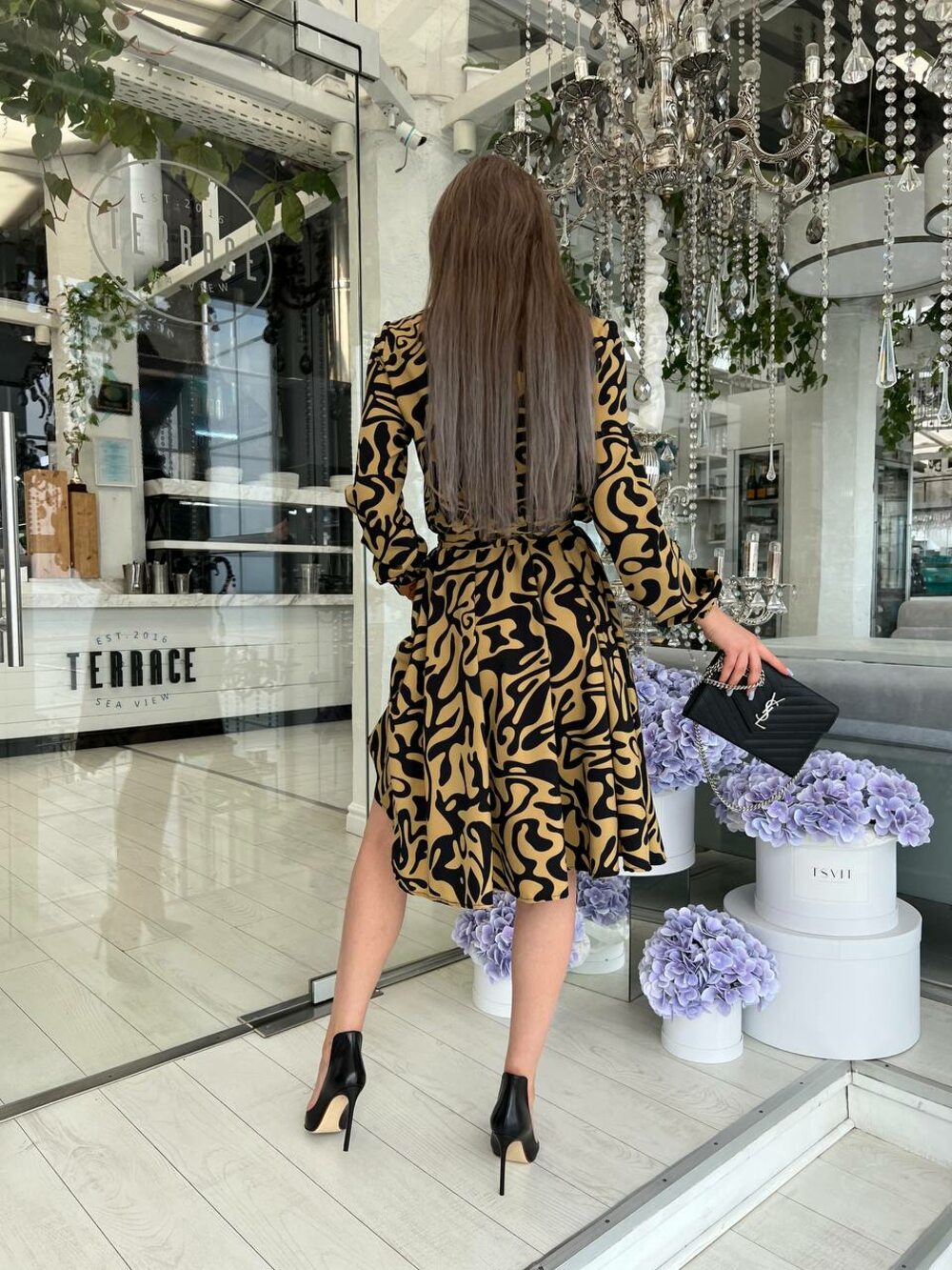 Прекрасное платье цвет бежевый с поясом