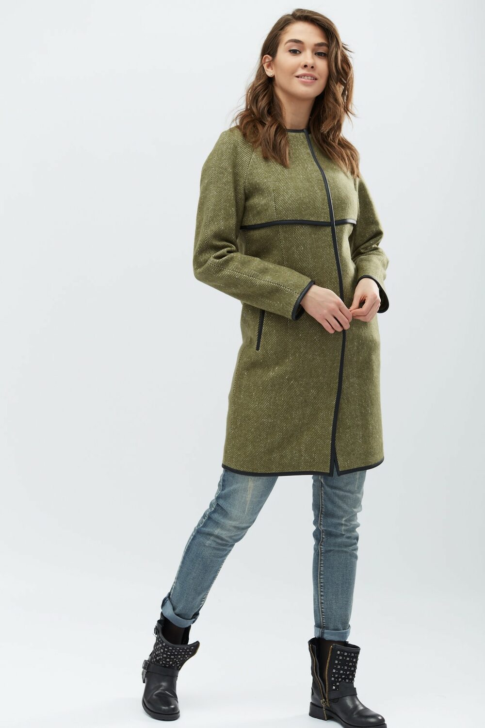 Пальто жіноче напівприталене