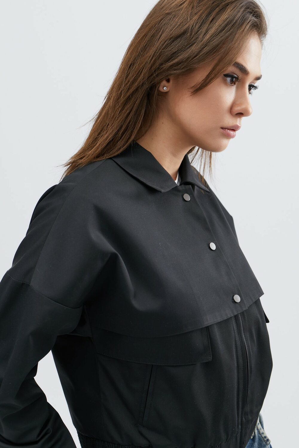 Демисезонная куртка на молнии без капюшона