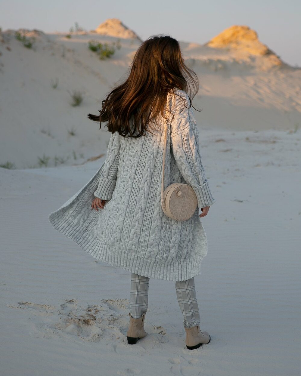 Довгий в'язаний кардиган