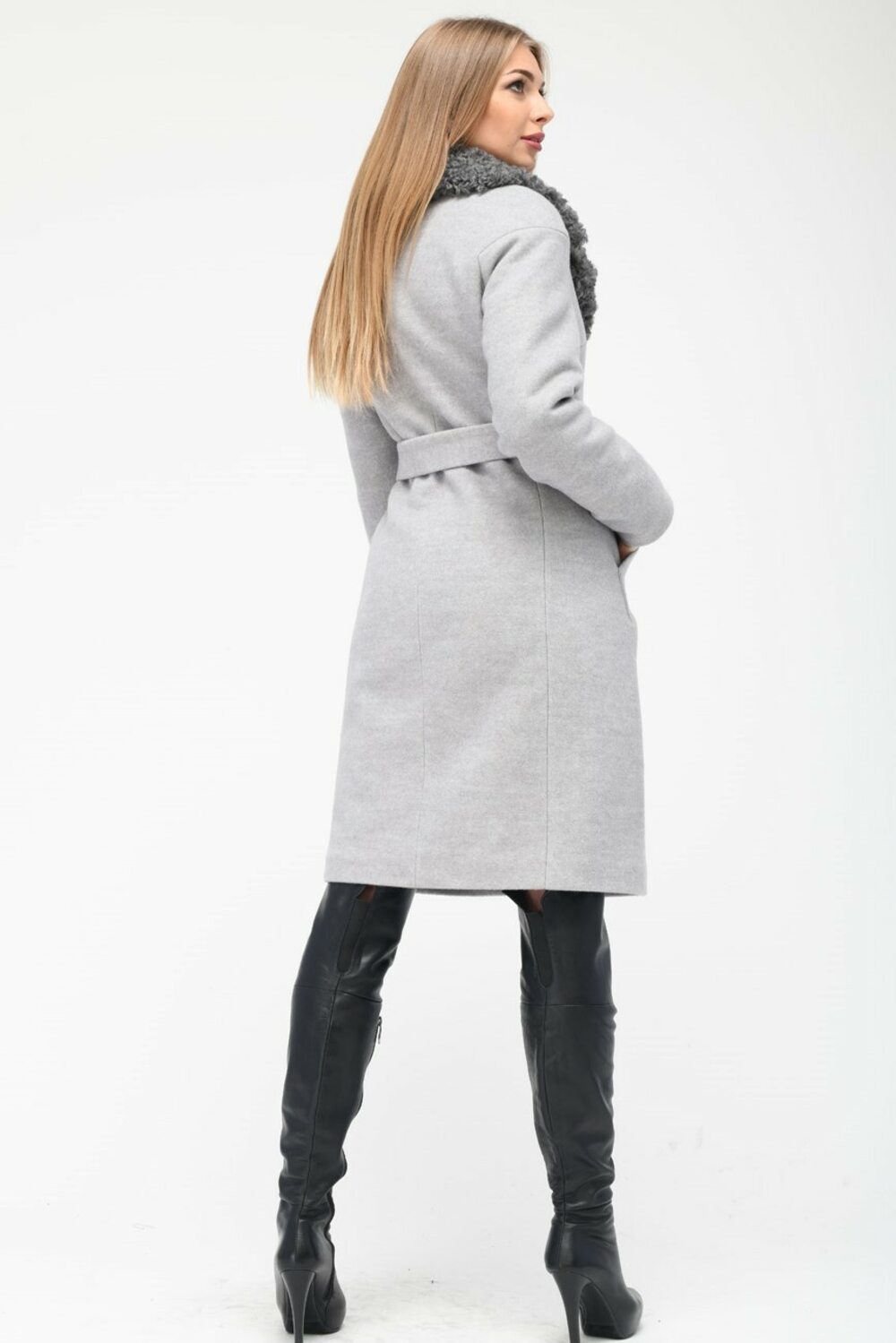 Зимове пальто з хутром прорізні кишені