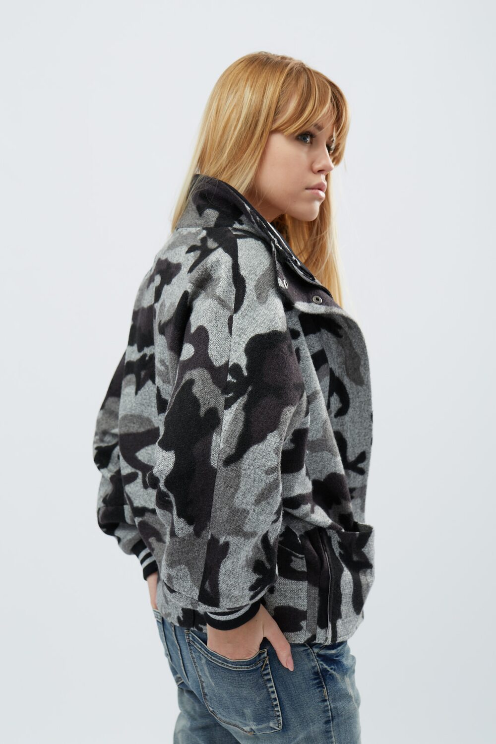 Пальто димесезонне з накладними кишенями