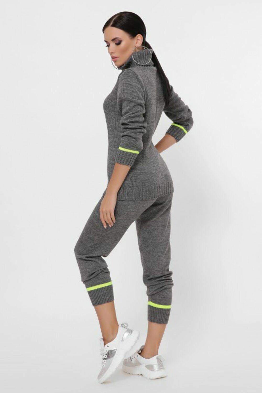 Костюм в'язаний