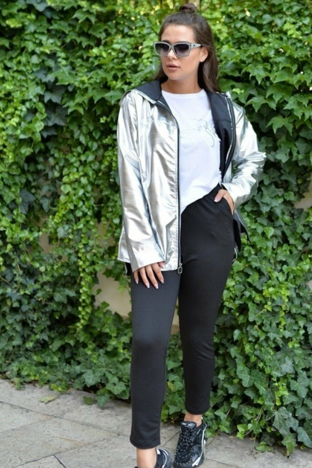 Модная куртка на молнии