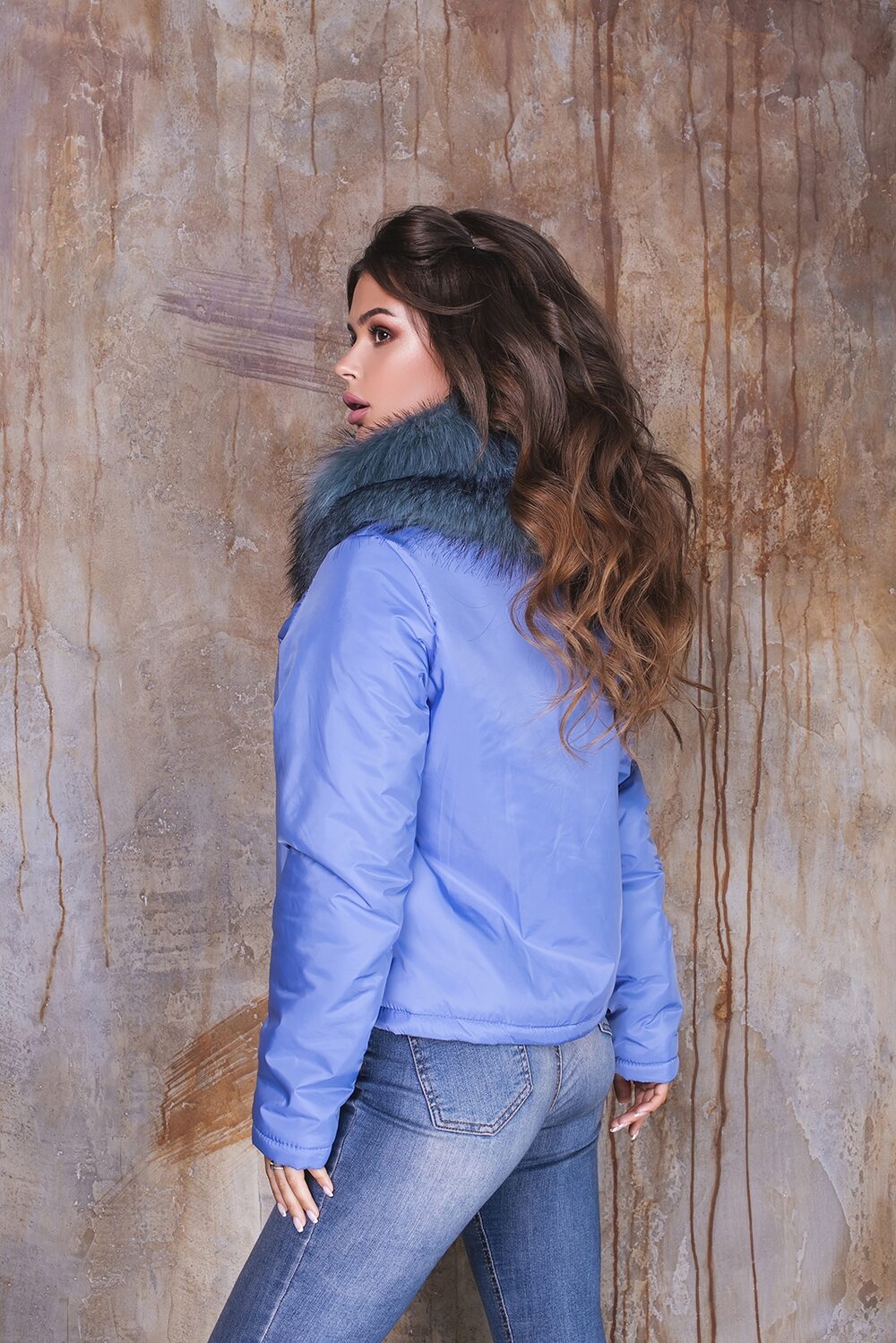 Куртка из плащевки с мехом цвет голубой