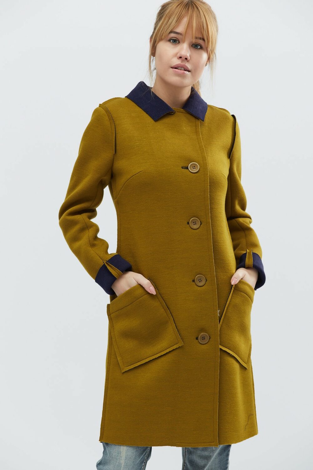 Яркий двухцветный кардиган прямого силуэта