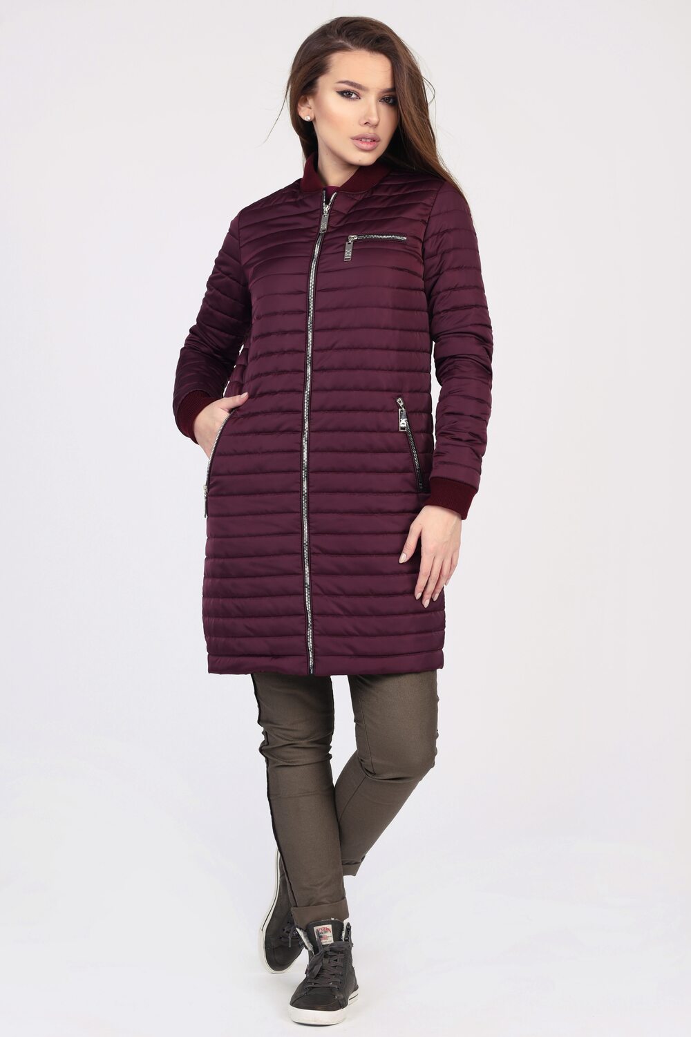 Легкая куртка стеганная удлиненная