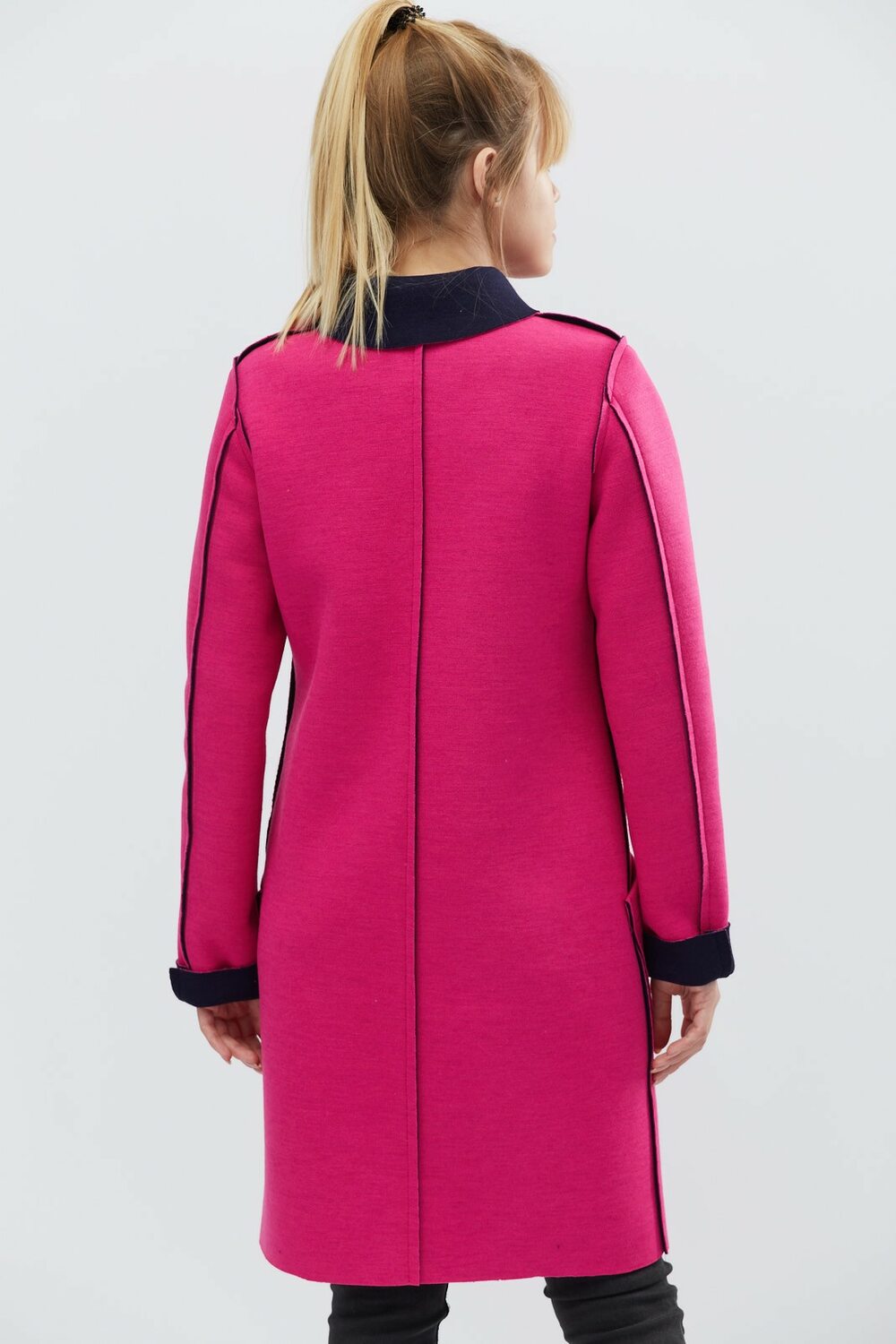 Жіночий кардиган з відкладним коміром