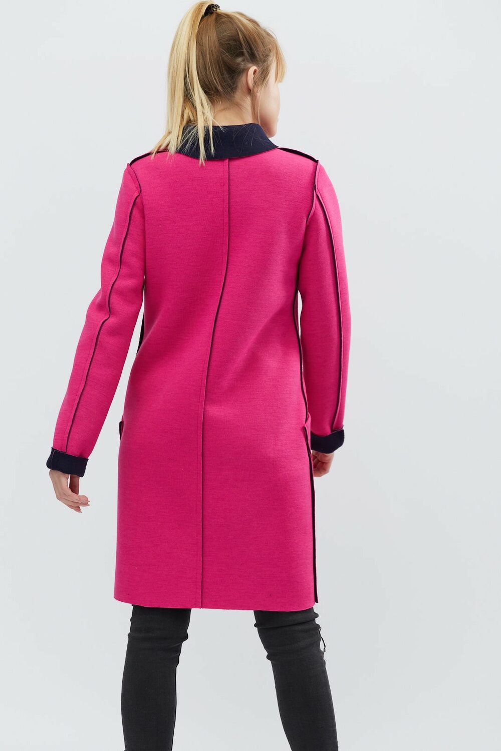 Жіночий кардиган з відкладним коміром