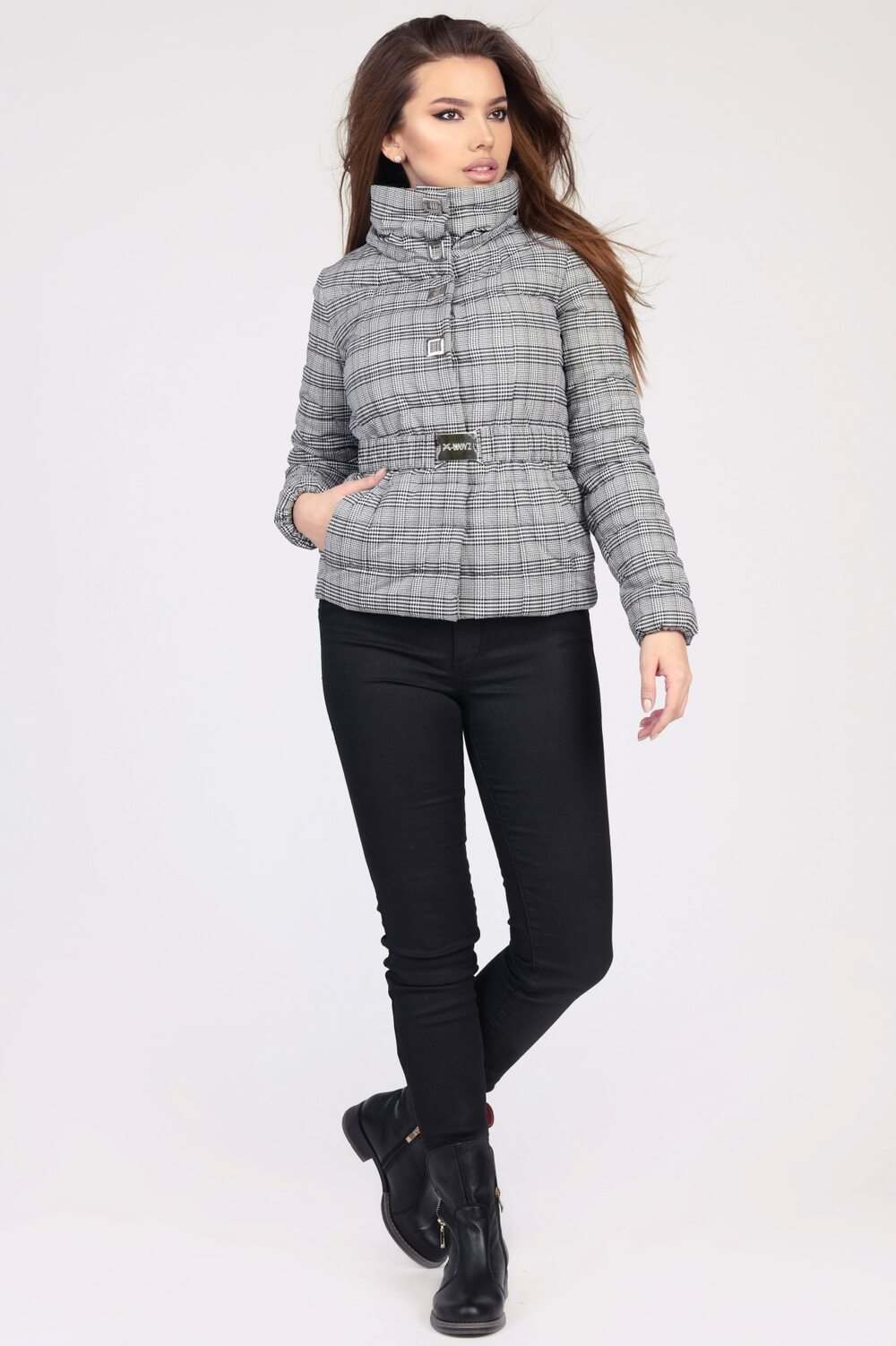 Куртка приталенная легкая в клетку