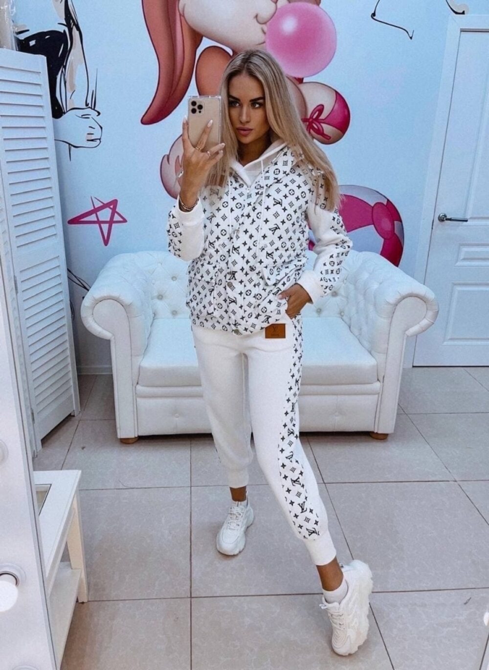 Костюм "L V" білий на силіконі